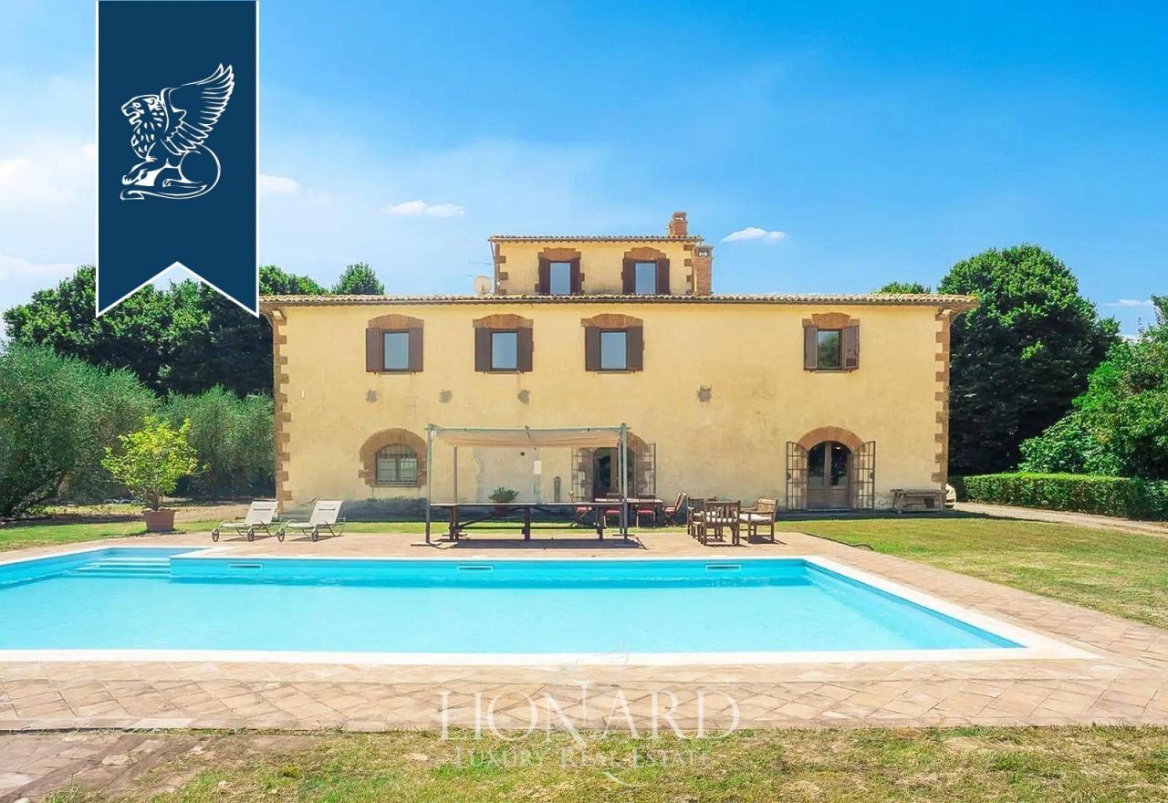 Farm in Viterbo, Italy, 1 800 m² - picture 4