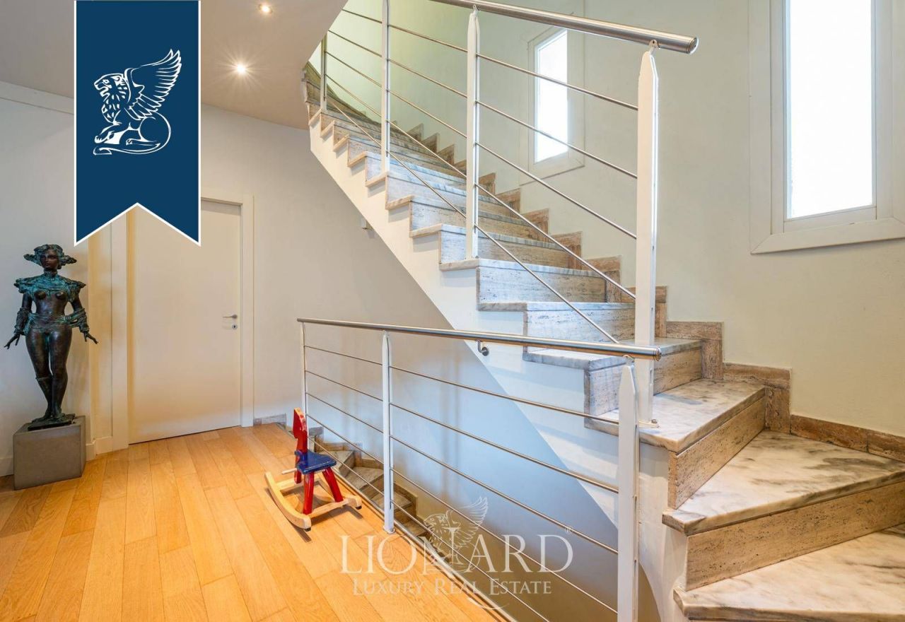 Villa in Milan, Italy, 265 m² - picture 11