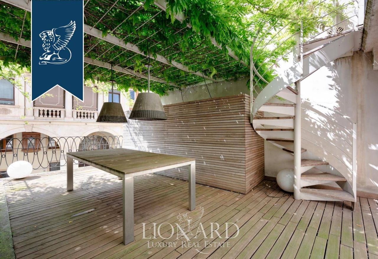 House in Vicenza, Italy, 1 000 m² - picture 15