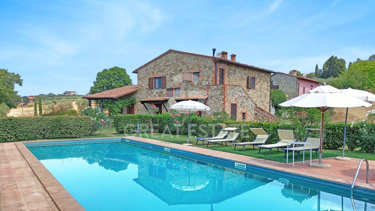 Maison à Castiglione del Lago, Italie, 262 m² - image 1