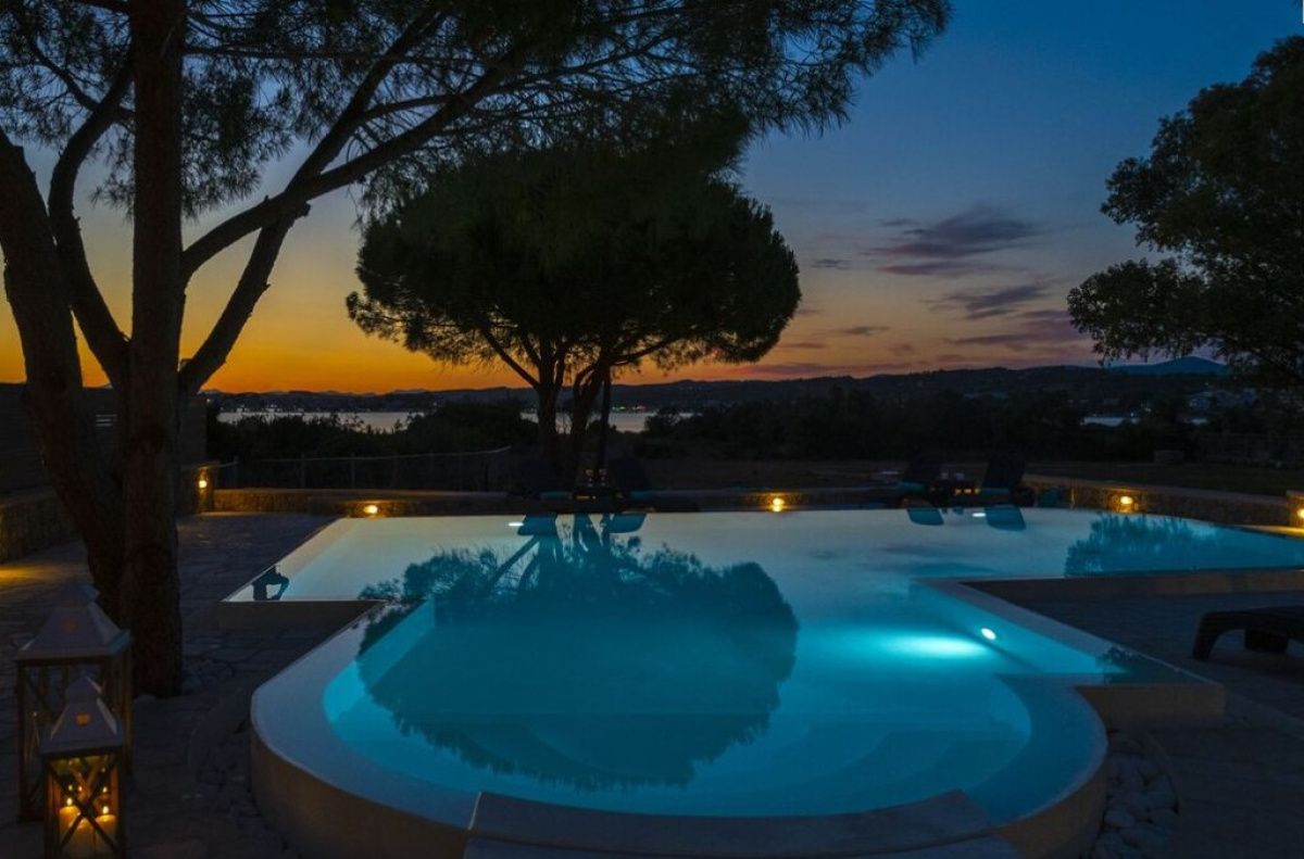 Casa en Peloponeso, Grecia, 270 m² - imagen 1