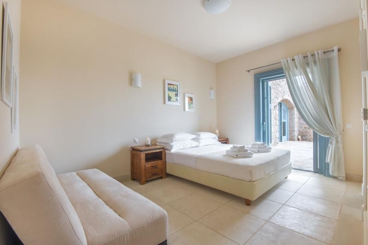 House in Peloponnese, Greece, 300 m² - picture 14