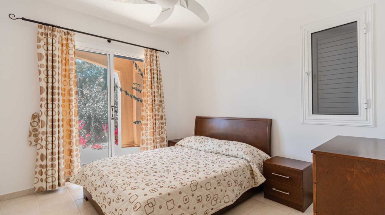 Apartment in Paphos, Cyprus, 47 m² - picture 8