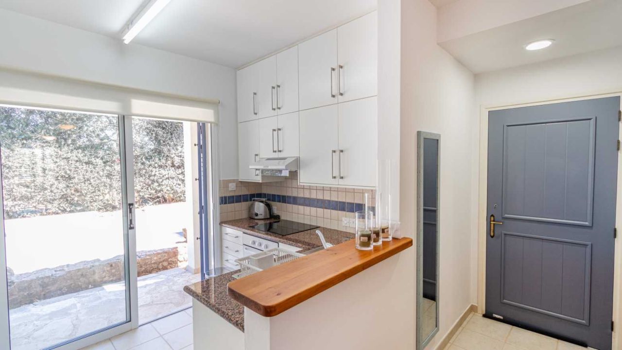 Apartment in Paphos, Cyprus, 47 m² - picture 7