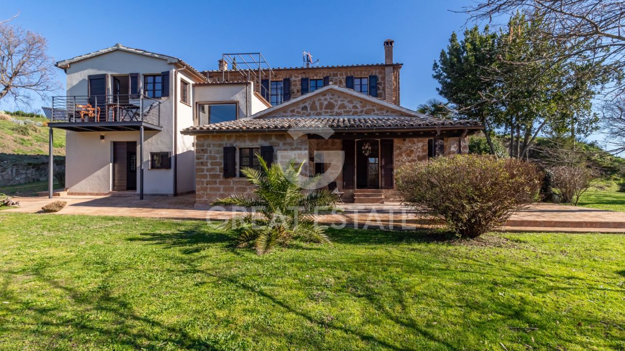 Maison à Orvieto, Italie, 349.55 m² - image 1