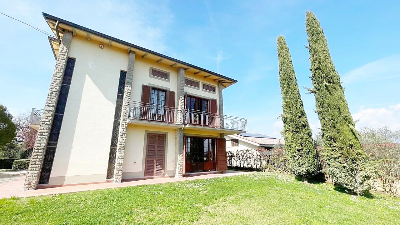 Haus in Pistoia, Italien, 450 m² - Foto 1