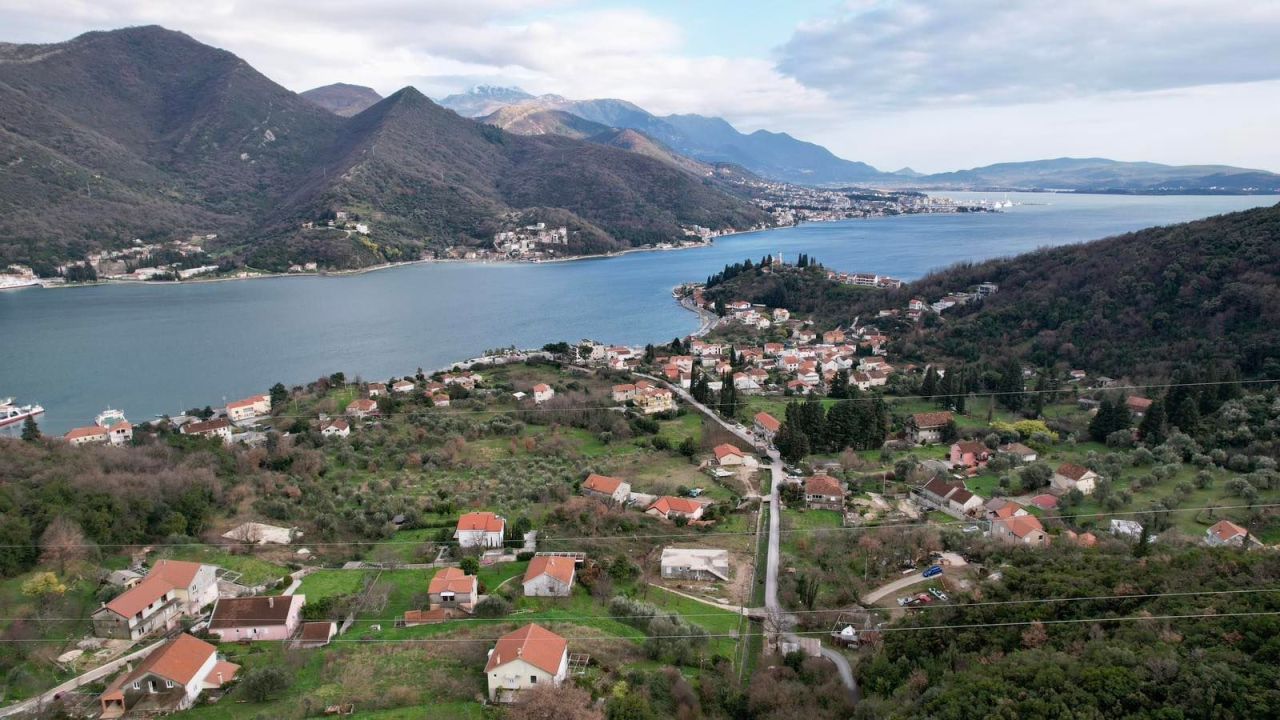Grundstück Herceg Novi, Montenegro, 750 m² - Foto 1