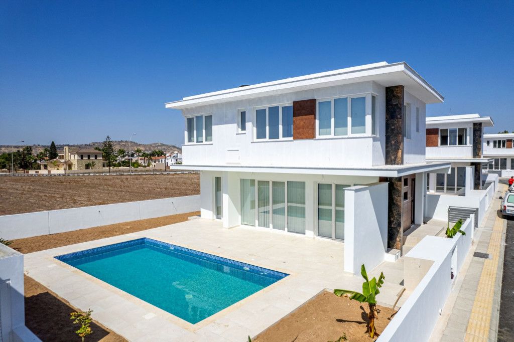 Appartement à Larnaca, Chypre, 153.9 m² - image 1