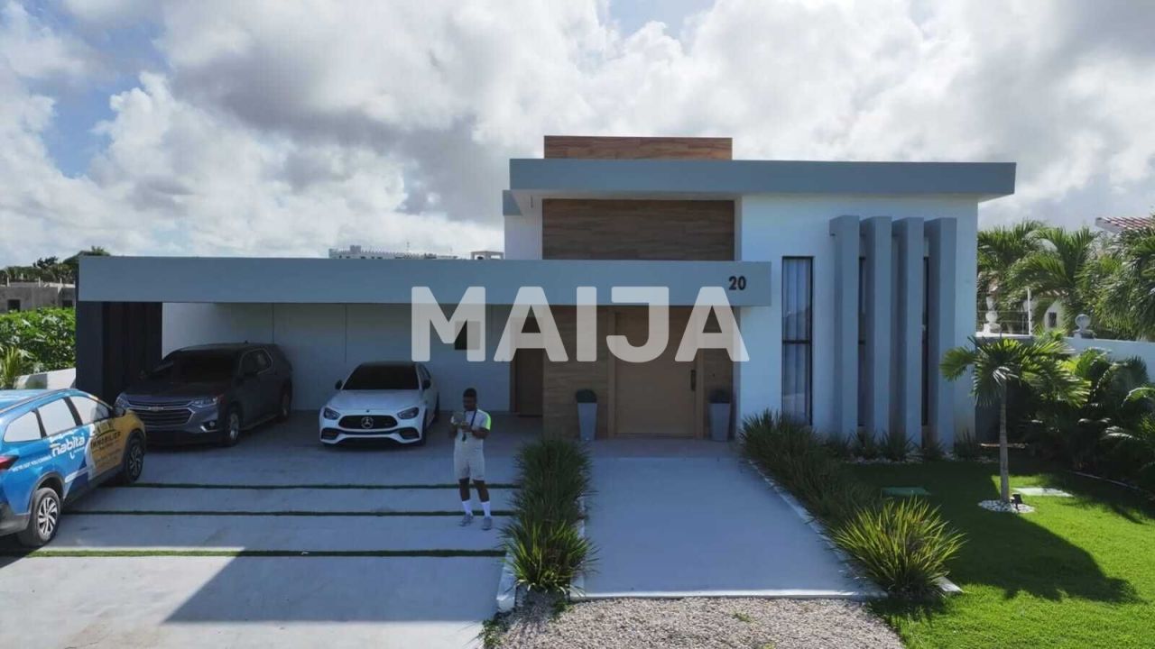 House in Punta Cana, Dominican Republic, 360 m² - picture 2