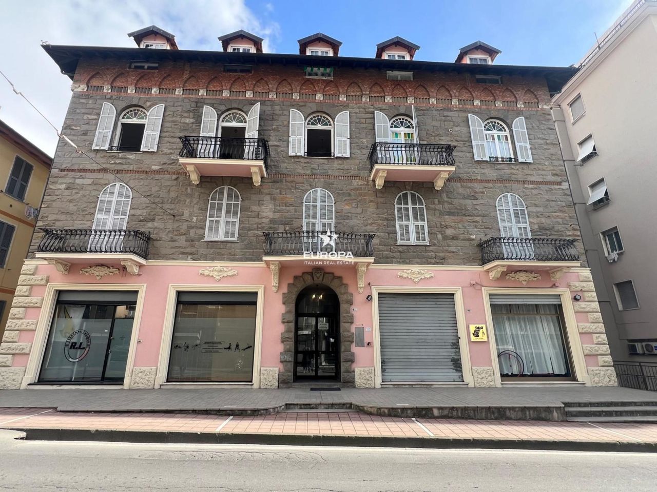Apartamento en Arma di Taggia, Italia, 127 m² - imagen 1