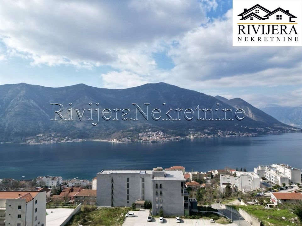 Wohnung in Kotor, Montenegro, 75 m² - Foto 1