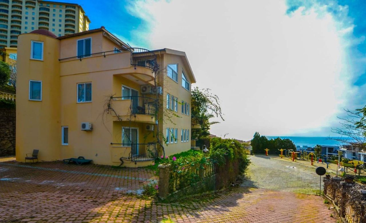 Villa à Alanya, Turquie, 140 m² - image 1