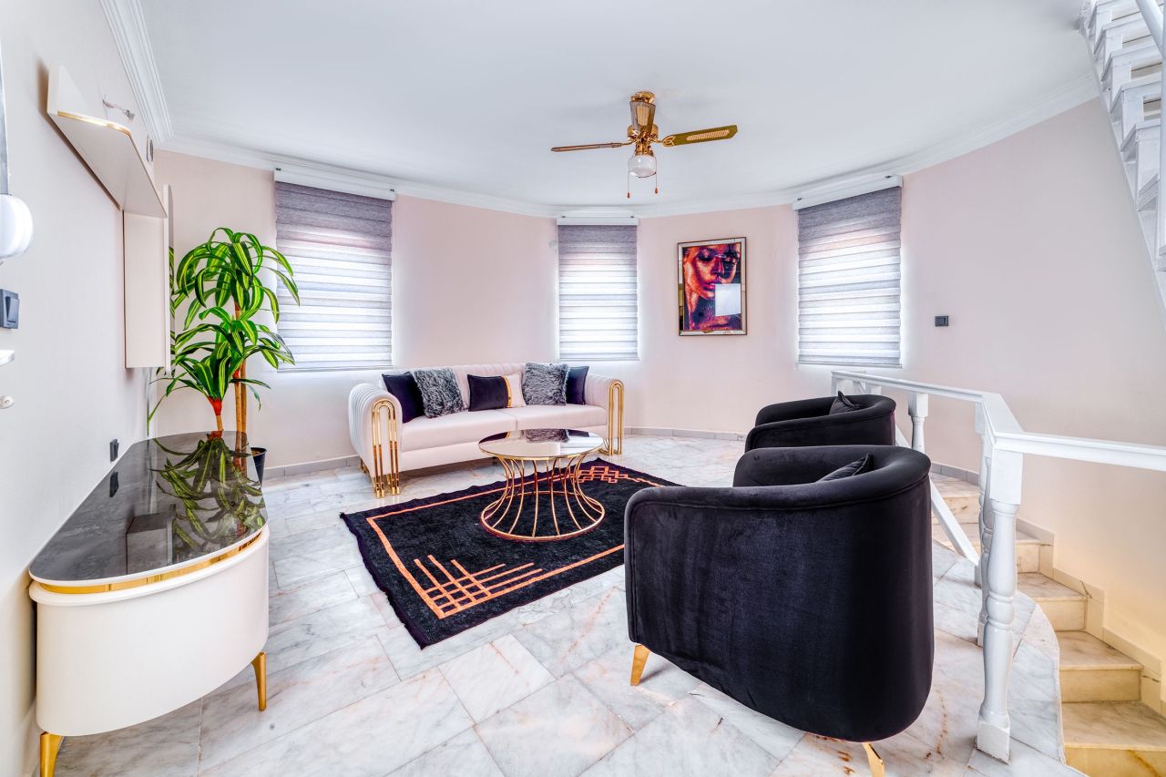 Villa in Alanya, Türkei, 220 m² - Foto 1