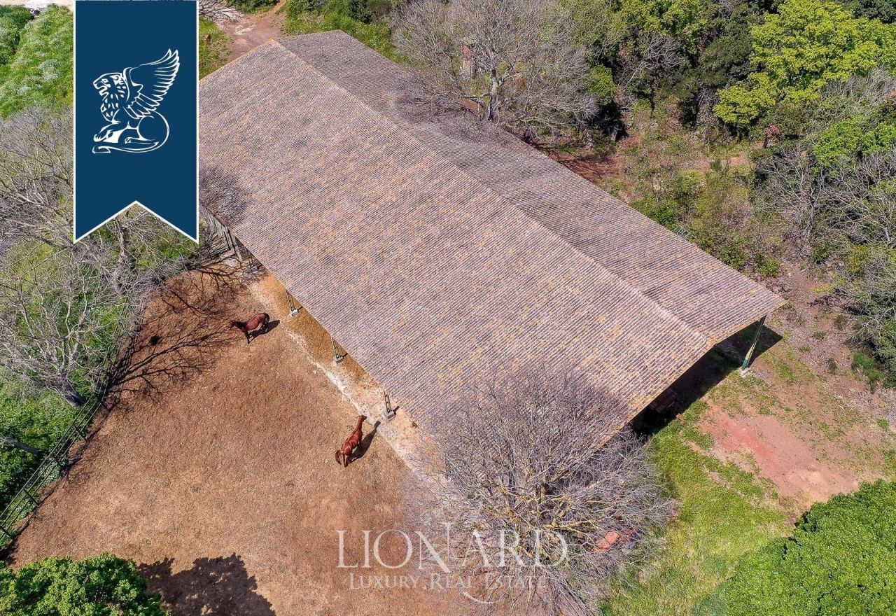 Granja en Viterbo, Italia, 1 500 m² - imagen 4