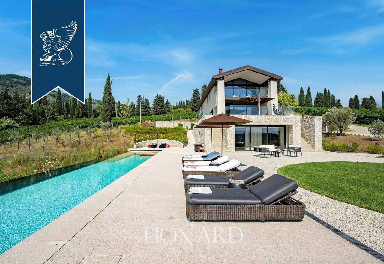 Villa in Capannori, Italy, 550 m² - picture 9