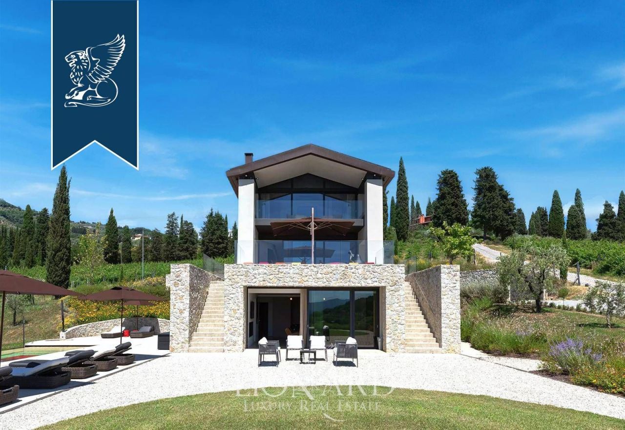 Villa in Capannori, Italy, 550 m² - picture 14