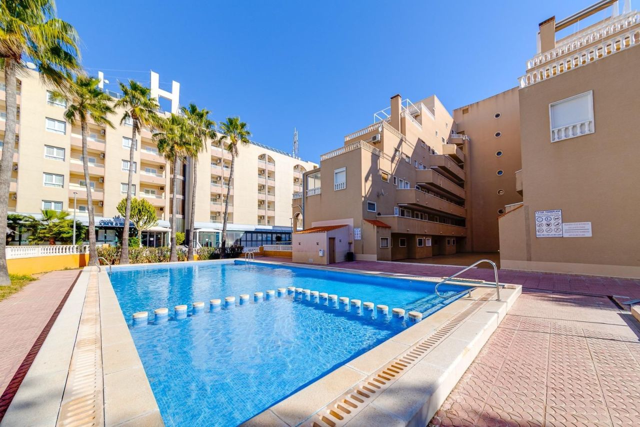 Wohnung in Punta Prima, Spanien, 65 m² - Foto 1