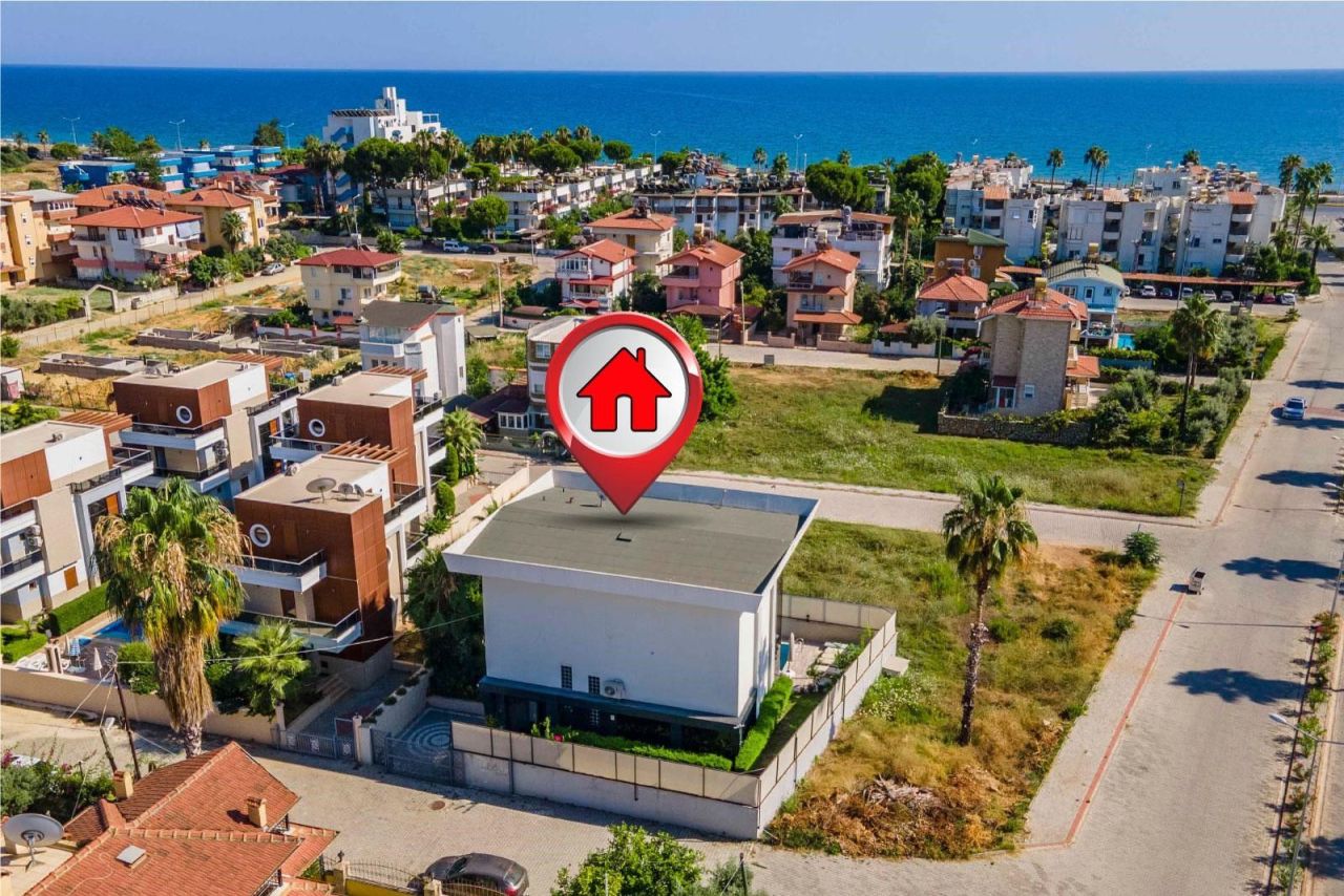 Villa à Alanya, Turquie, 300 m² - image 1