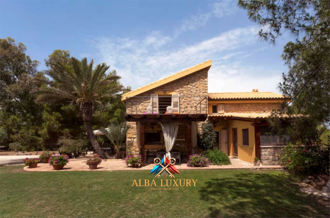Villa Via Cavour, Italien, 230 m² - Foto 1