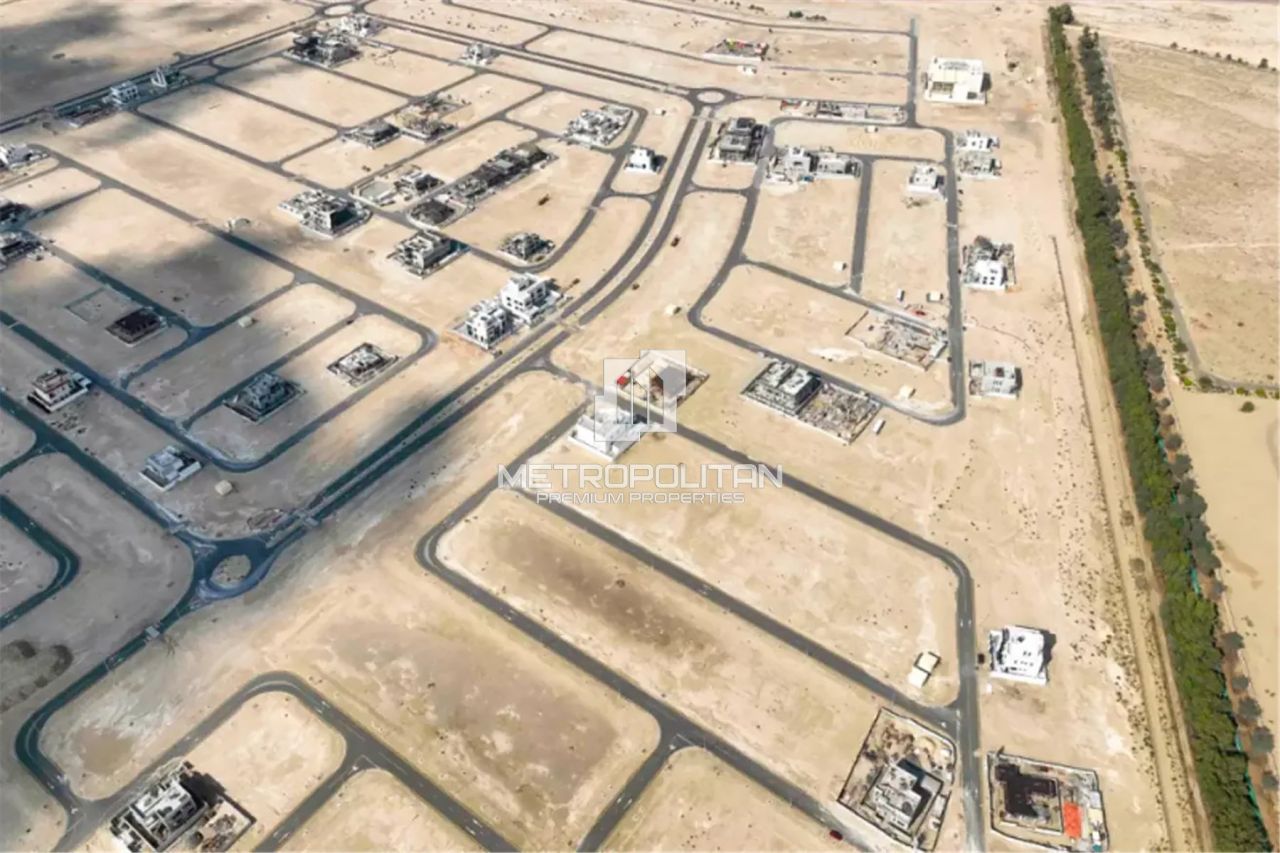 Land in Dubai, UAE, 464 m² - picture 1