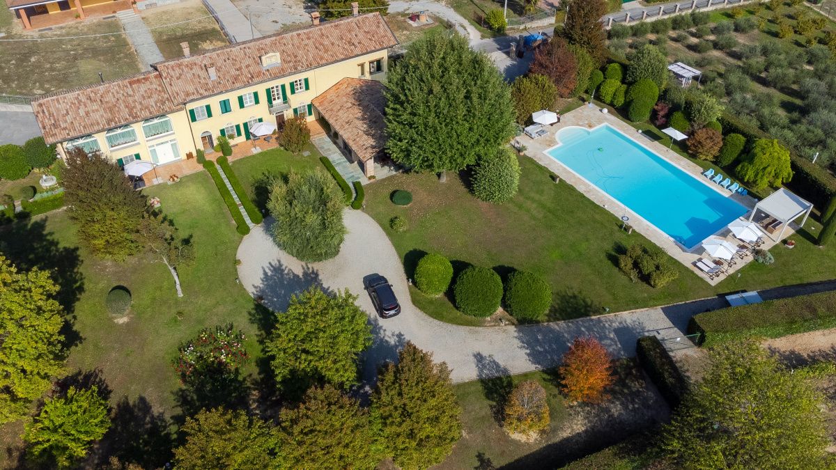 Maison à Asti, Italie, 700 m² - image 1
