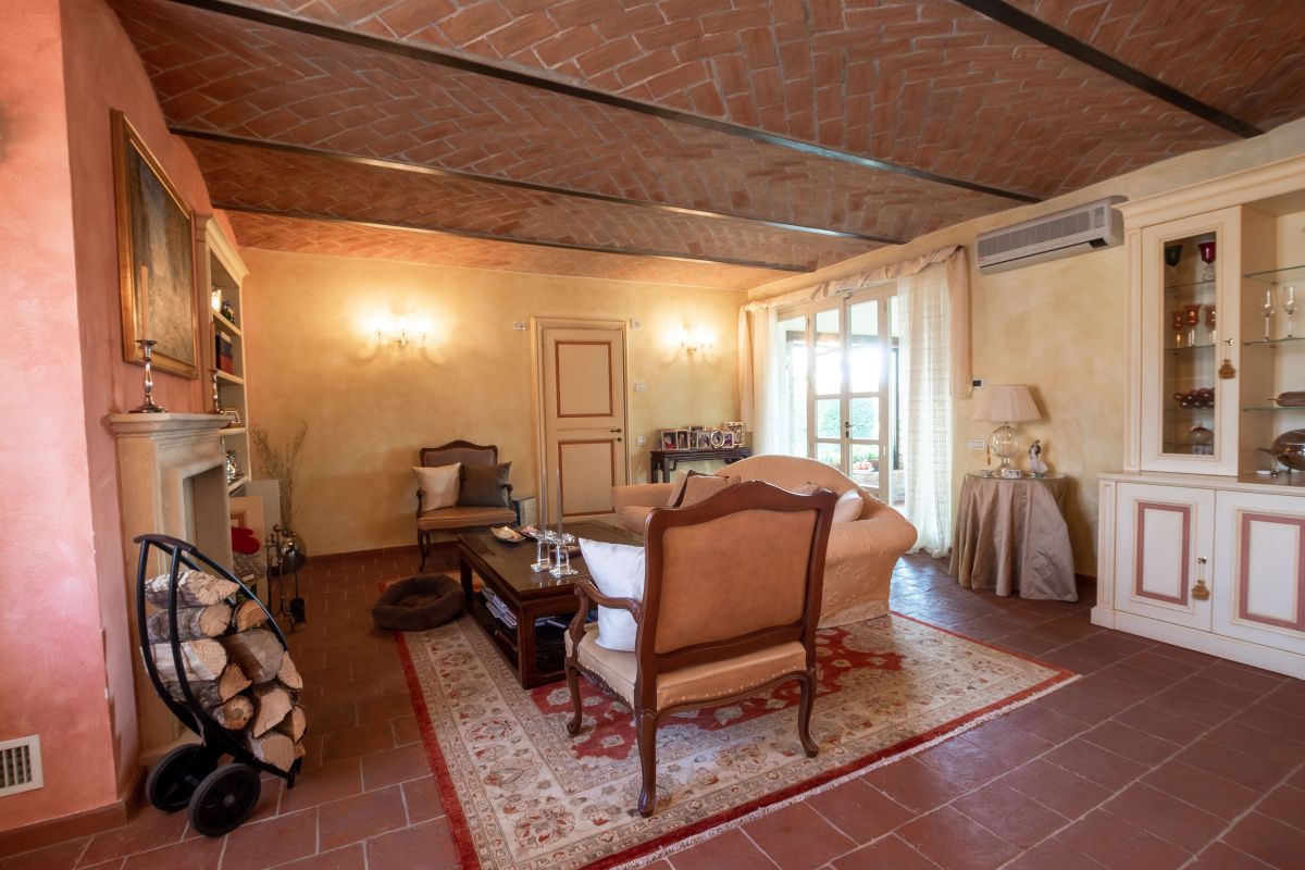 Maison à Asti, Italie, 700 m² - image 9