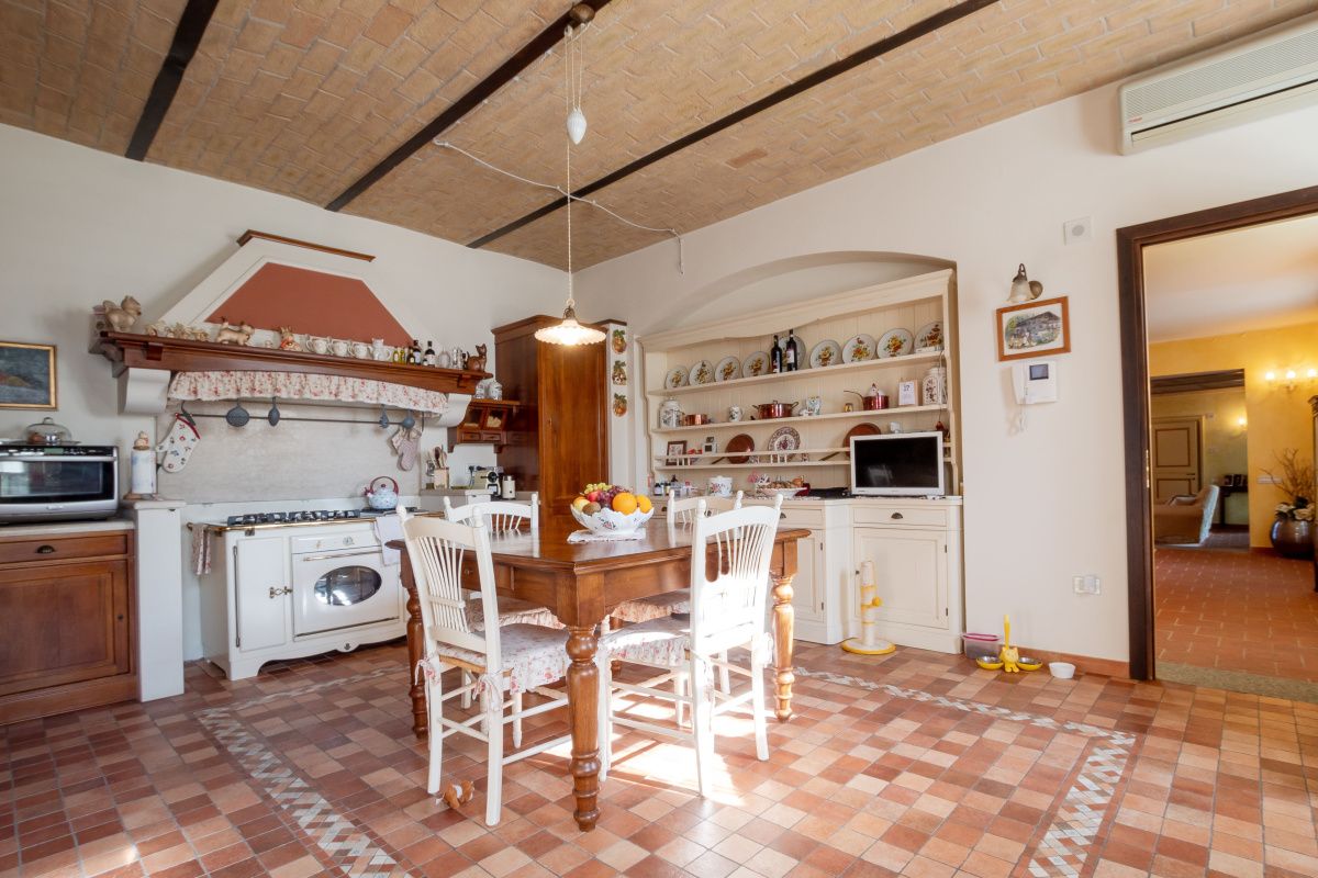 Maison à Asti, Italie, 700 m² - image 11