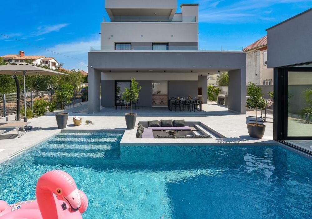 Villa à Zadar, Croatie, 355 m² - image 1