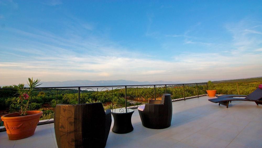 Villa in Sutivan, Croatia, 189 m² - picture 1