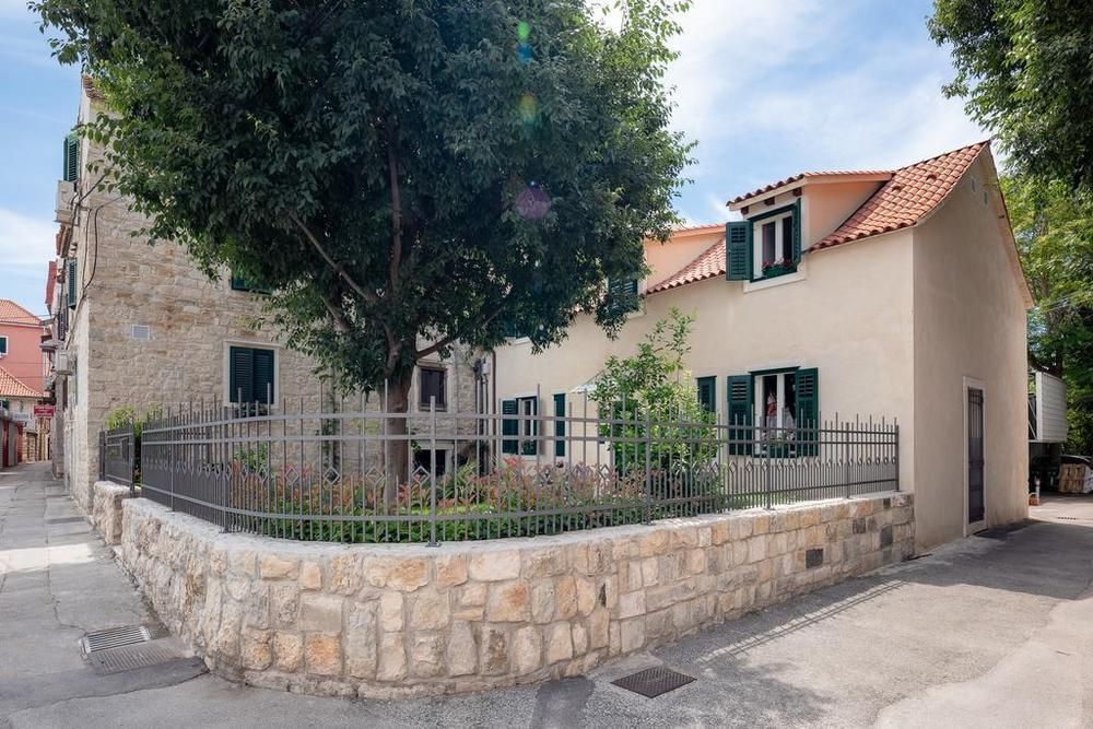 Hotel in Split, Croatia, 137 m² - picture 1