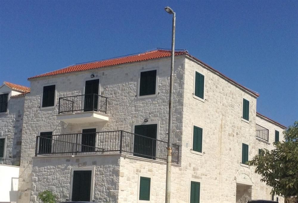 Hotel, albergo sull'isola di Brazza, Croazia, 450 m² - foto 1