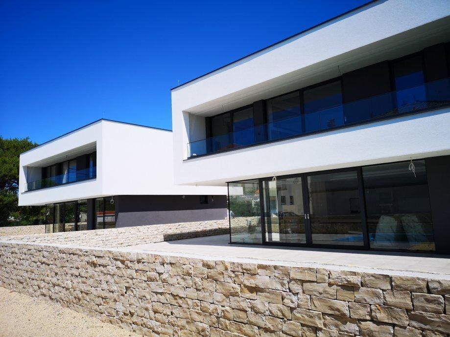 Villa on Rab, Croatia, 300 m² - picture 1