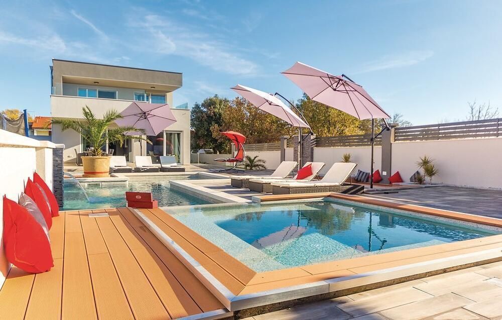 Villa Sisan, Croatie, 350 m² - image 1
