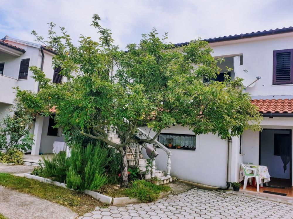 Hotel in Vizinada, Croatia, 357 m² - picture 1
