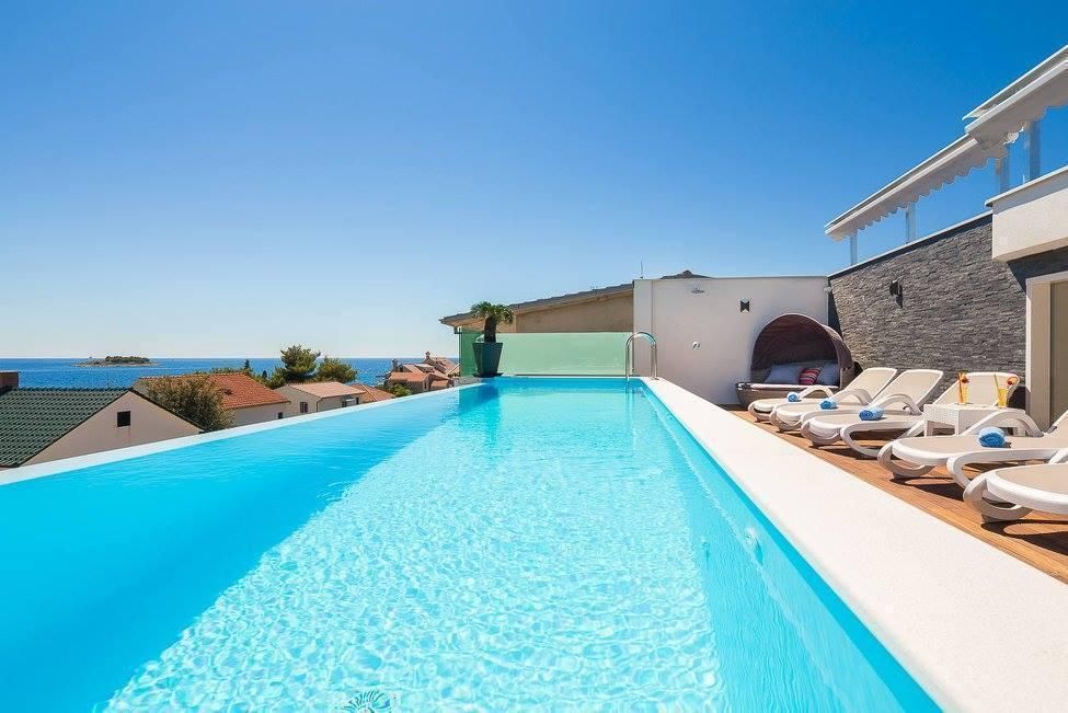 Villa en Rogoznica, Croacia, 380 m² - imagen 1