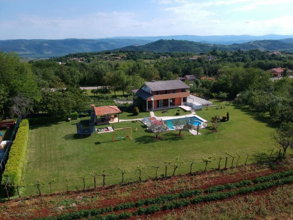 Villa Karojba, Croacia, 250 m² - imagen 1