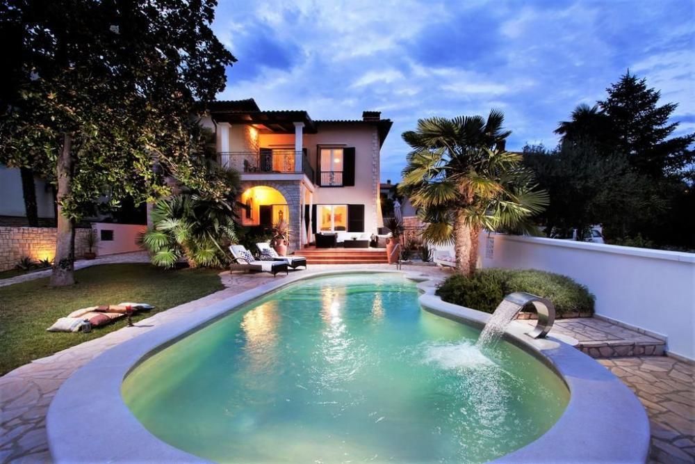 Villa in Umag, Croatia, 480 m² - picture 1