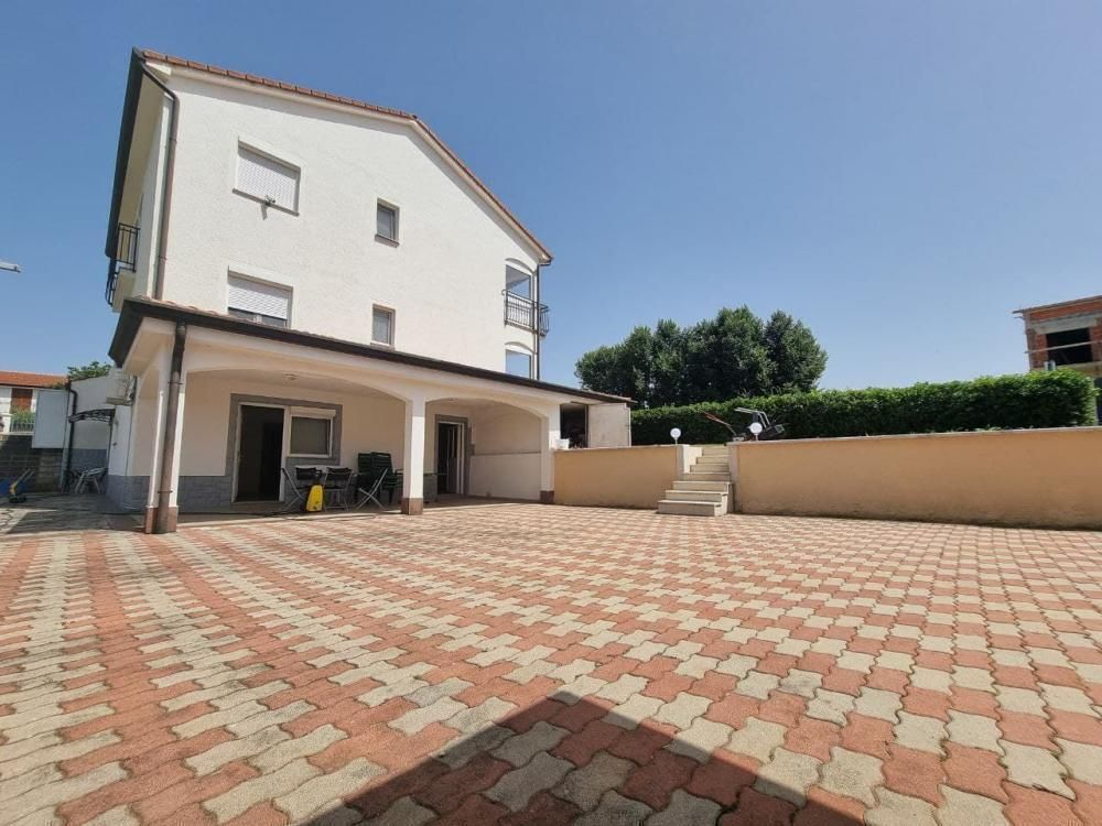 Hotel en Poreč, Croacia, 360 m² - imagen 1