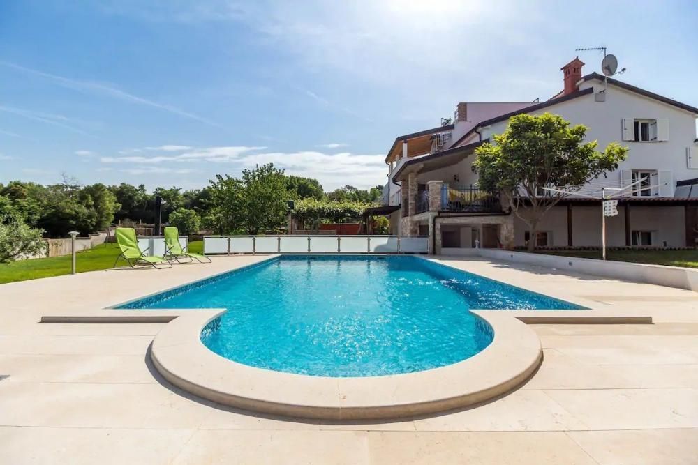 Villa in Medulin, Kroatien, 500 m² - Foto 1