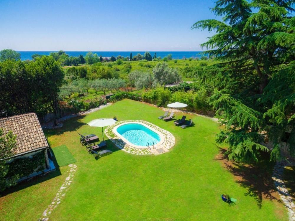 Villa in Umag, Croatia, 300 m² - picture 1