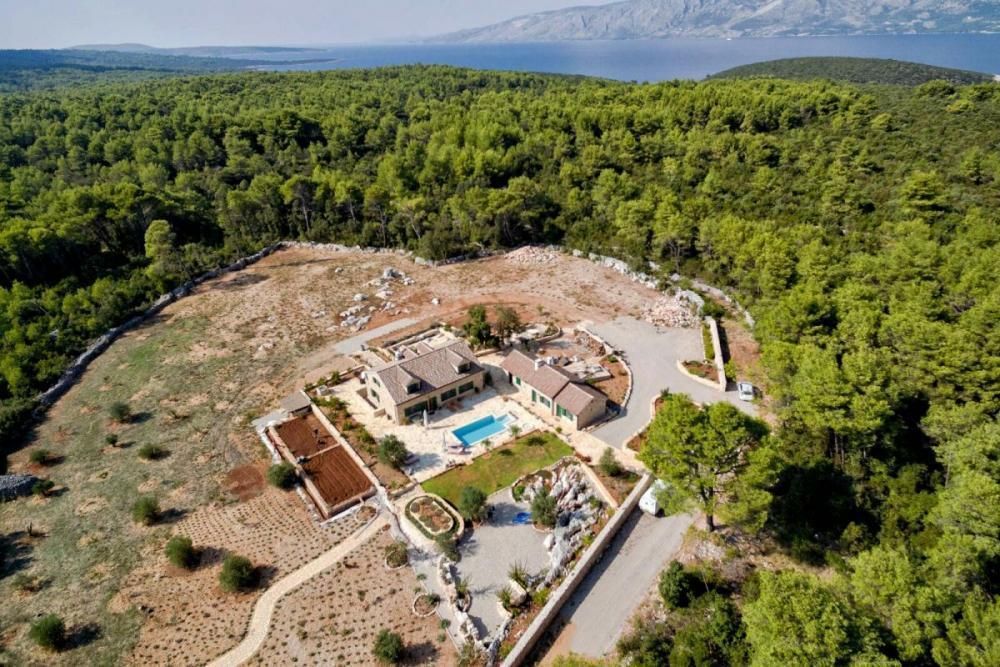 Villa sur Hvar, Croatie, 350 m² - image 1