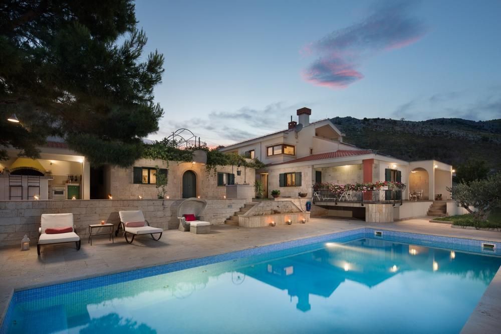 Villa in Trogir, Croatia, 690 m² - picture 1