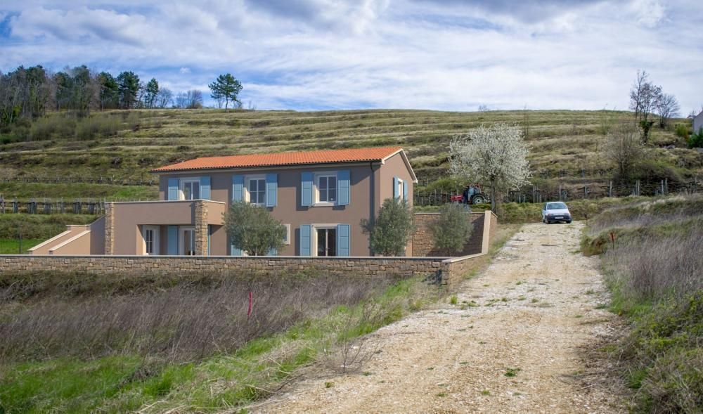 Villa in Buje, Croatia, 180 m² - picture 1