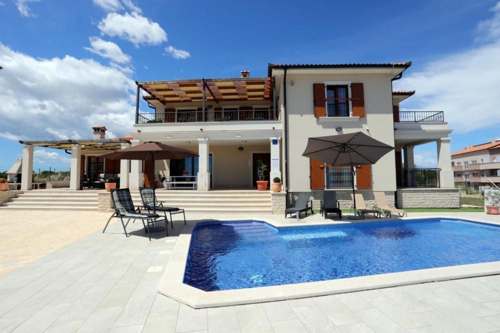 Villa à Méduline, Croatie, 226 m² - image 1