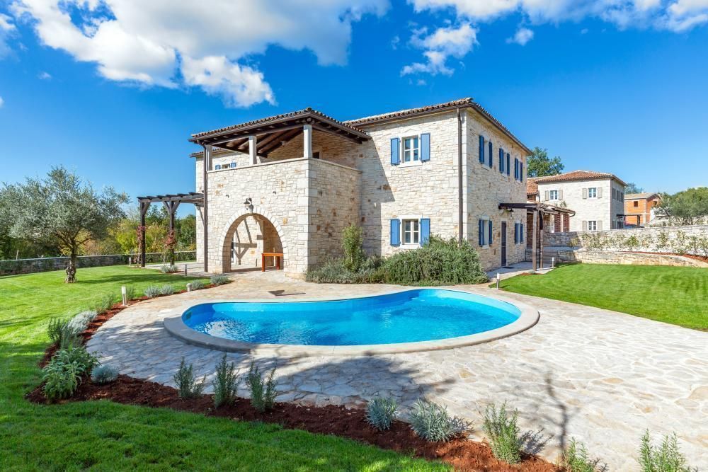 Villa in Tinjan, Kroatien - Foto 1