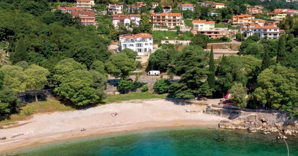 Hotel en Opatija, Croacia, 1 205 m² - imagen 1