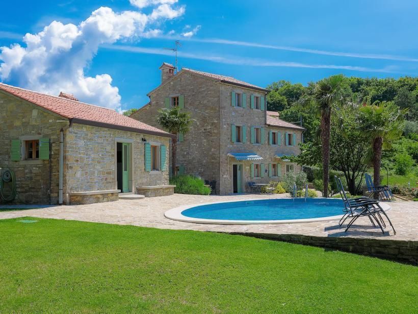 Hotel in Buje, Croatia, 240 m² - picture 1