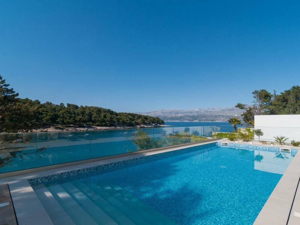 Villa Splitska, Croatia, 300 m² - picture 1