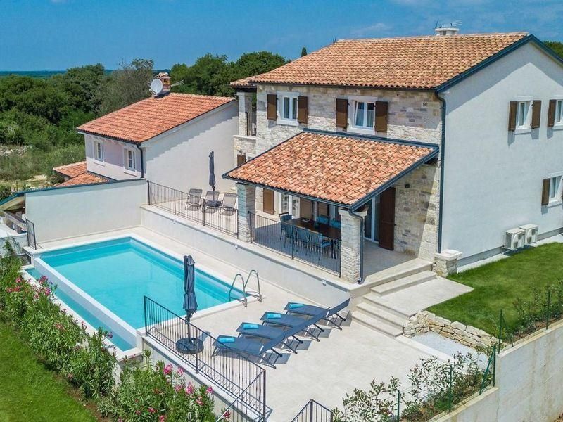 Villa Sveti Lovreč, Croacia, 350 m² - imagen 1