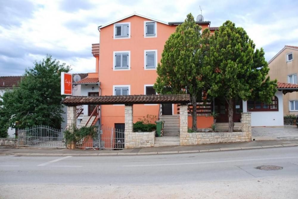 Hotel en Rovinj, Croacia, 625 m² - imagen 1